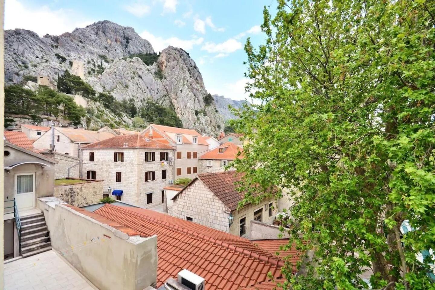 Apartment Toma Omis Exterior photo