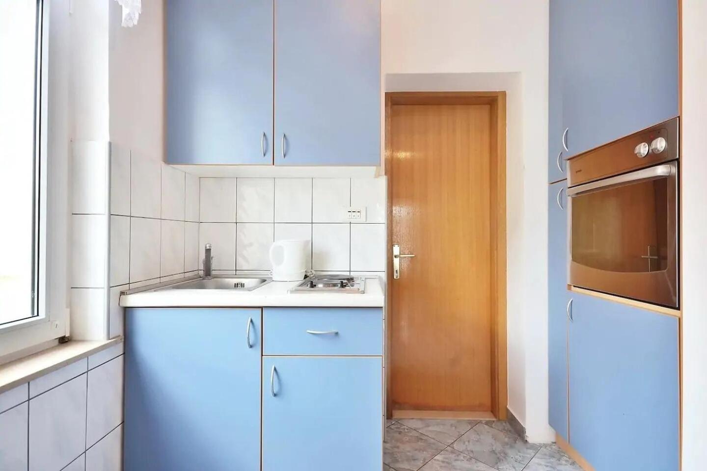 Apartment Toma Omis Exterior photo