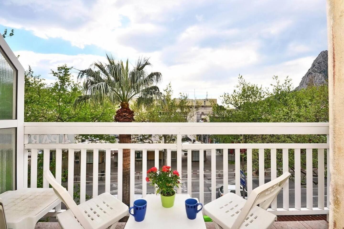 Apartment Toma Omis Exterior photo