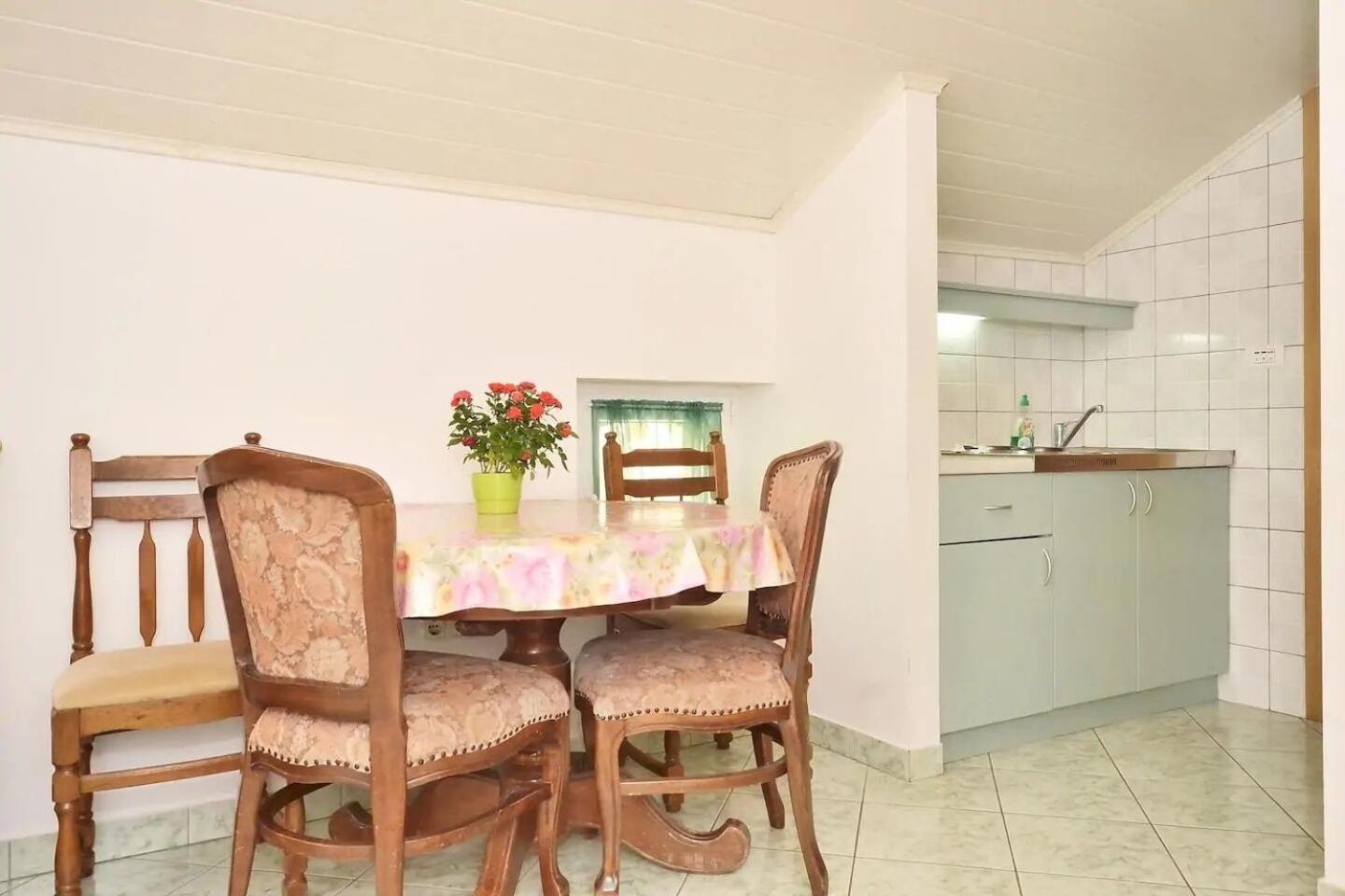 Apartment Toma Omis Exterior photo