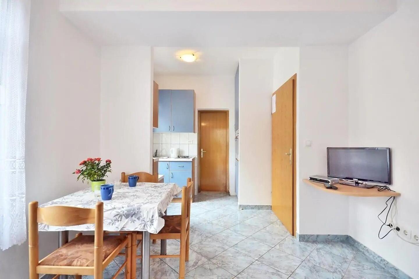 Apartment Toma Omis Exterior photo