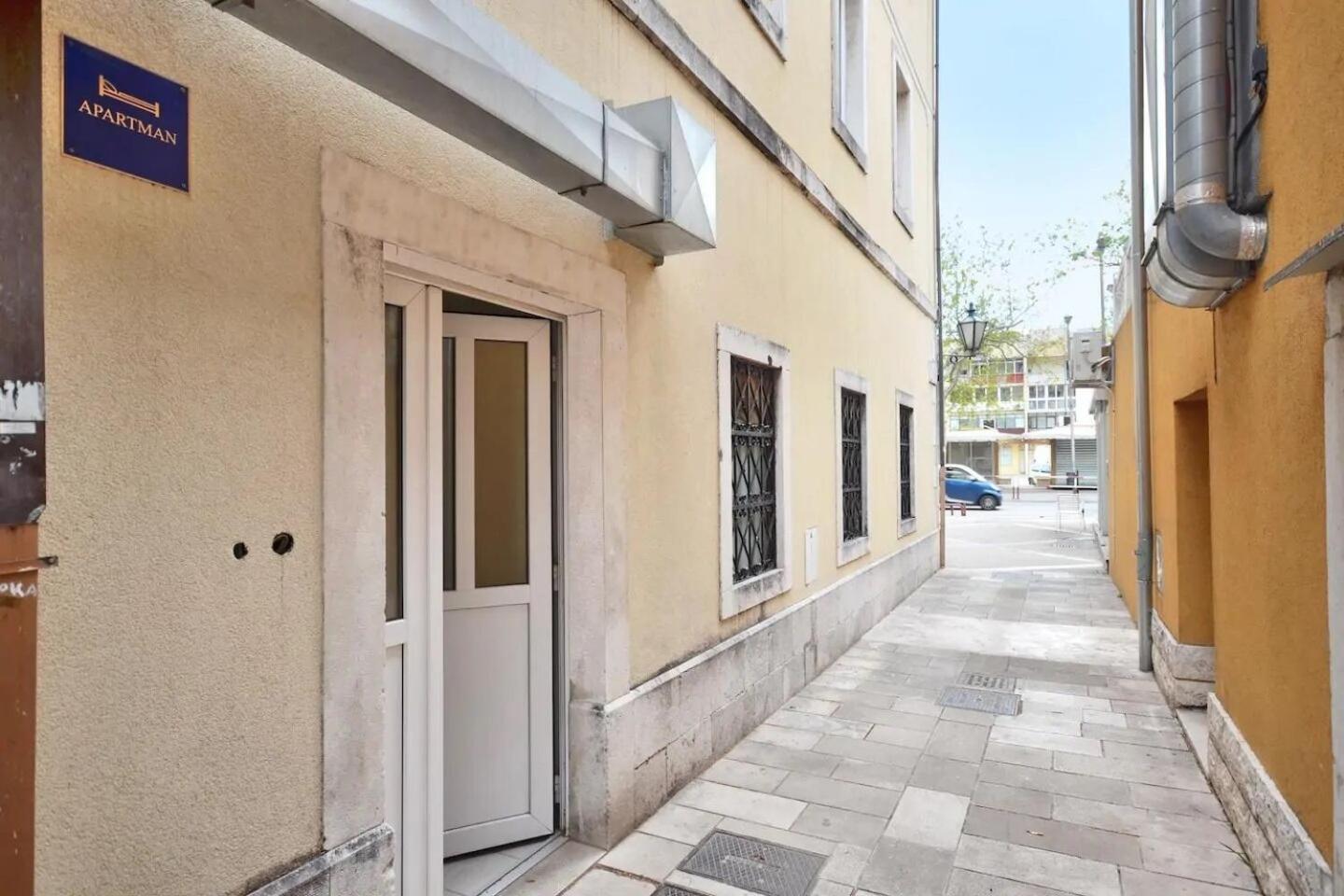 Apartment Toma Omis Exterior photo