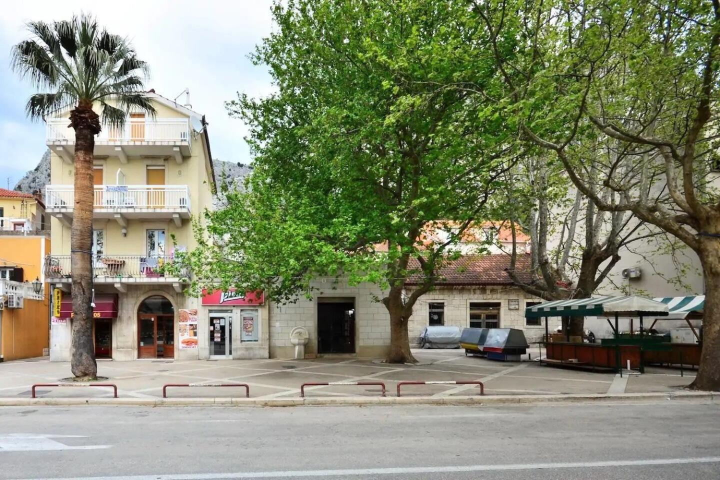 Apartment Toma Omis Exterior photo